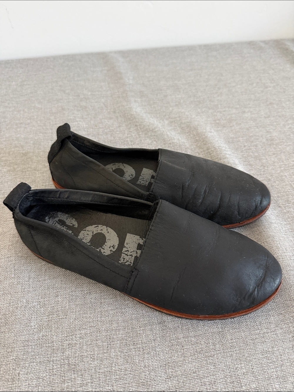 Sorel Black Leather Slip-On Flats
